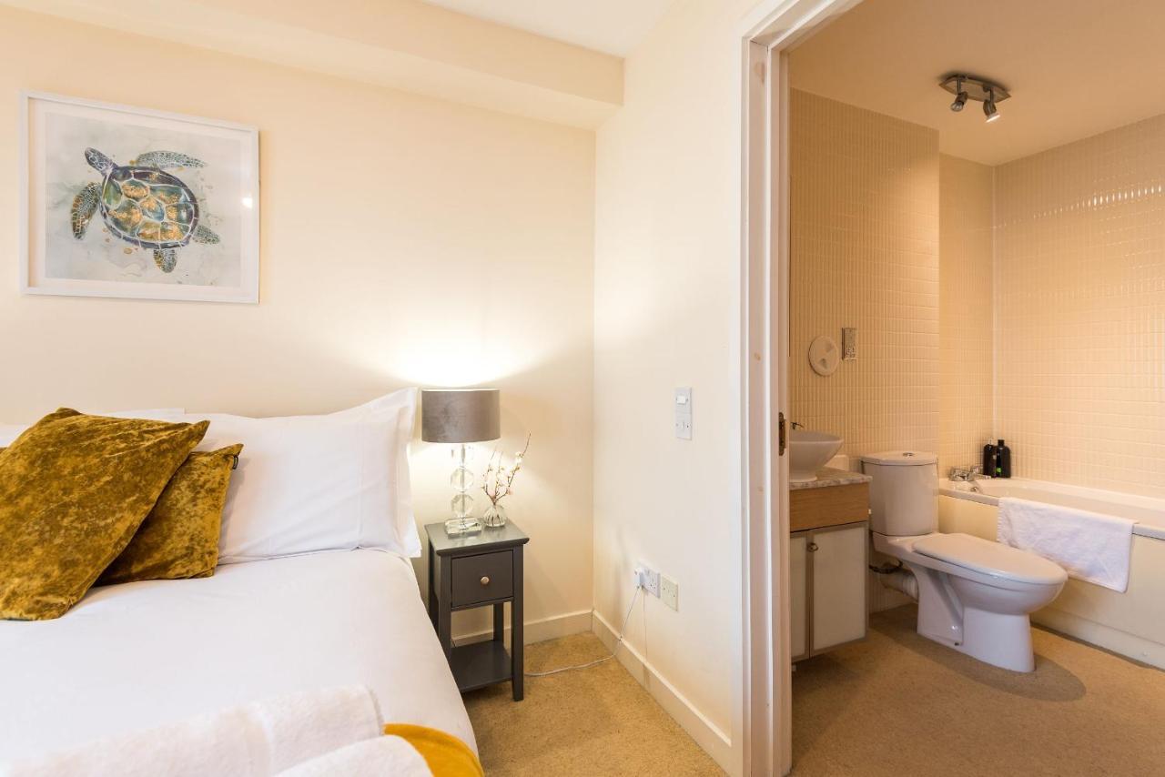 Elegant 2 Bedroom City Centre Apartment - Free Parking - Private Balcony 爱丁堡 外观 照片