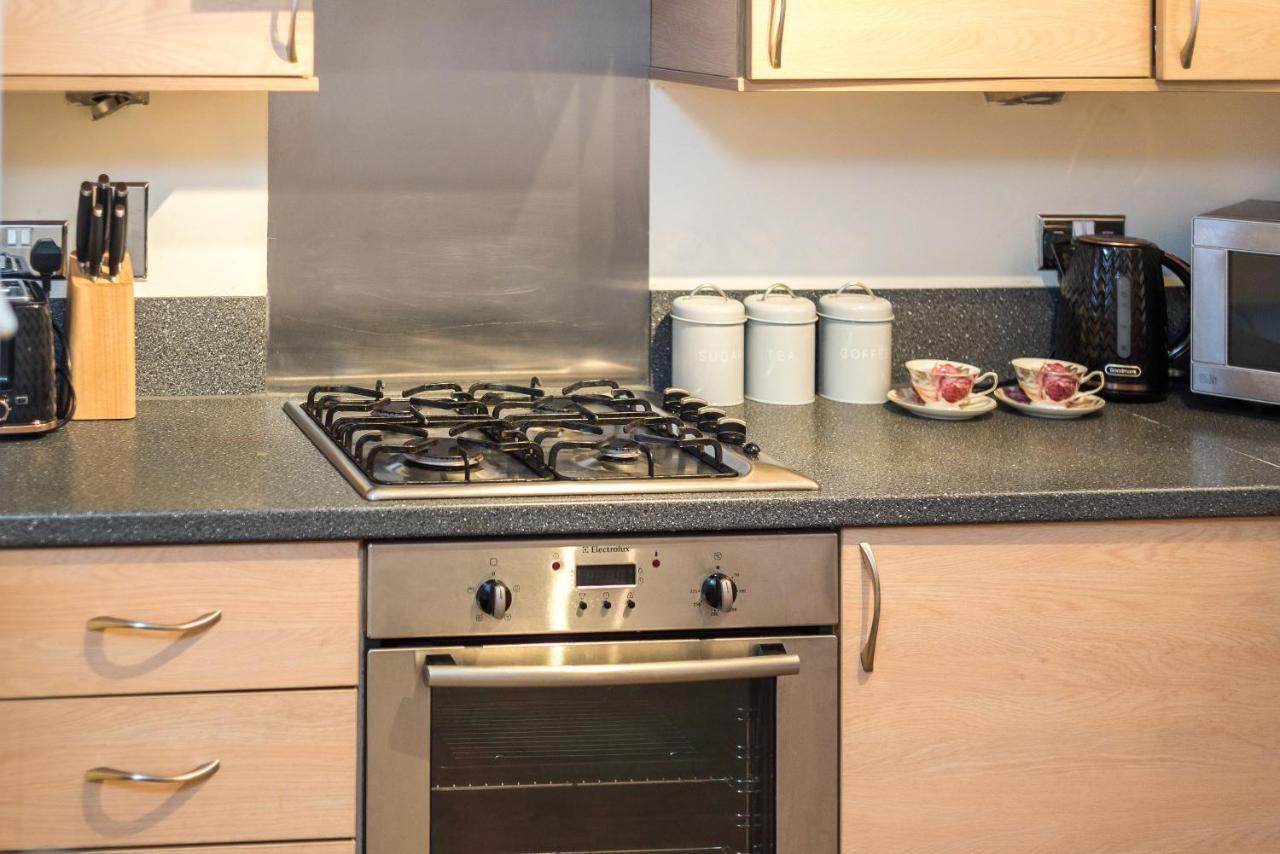 Elegant 2 Bedroom City Centre Apartment - Free Parking - Private Balcony 爱丁堡 外观 照片