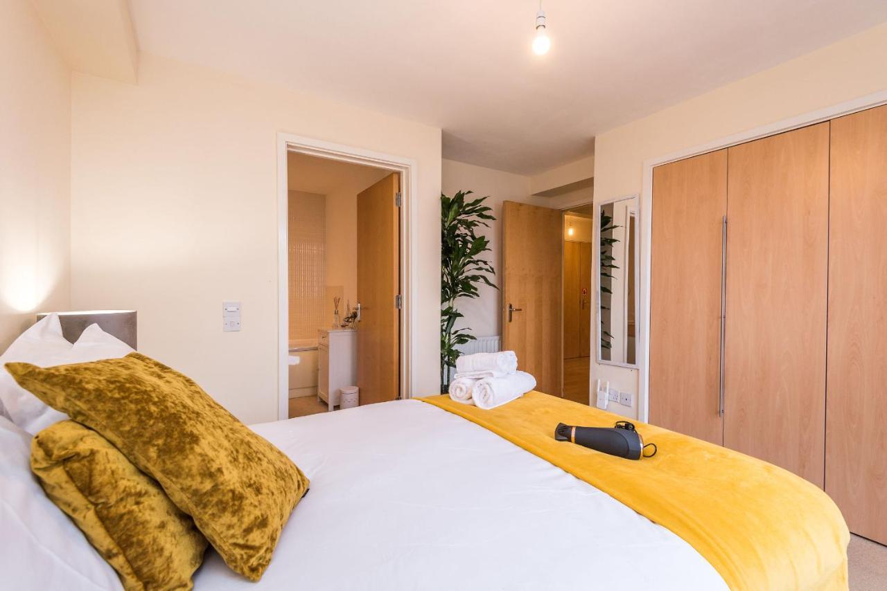 Elegant 2 Bedroom City Centre Apartment - Free Parking - Private Balcony 爱丁堡 外观 照片