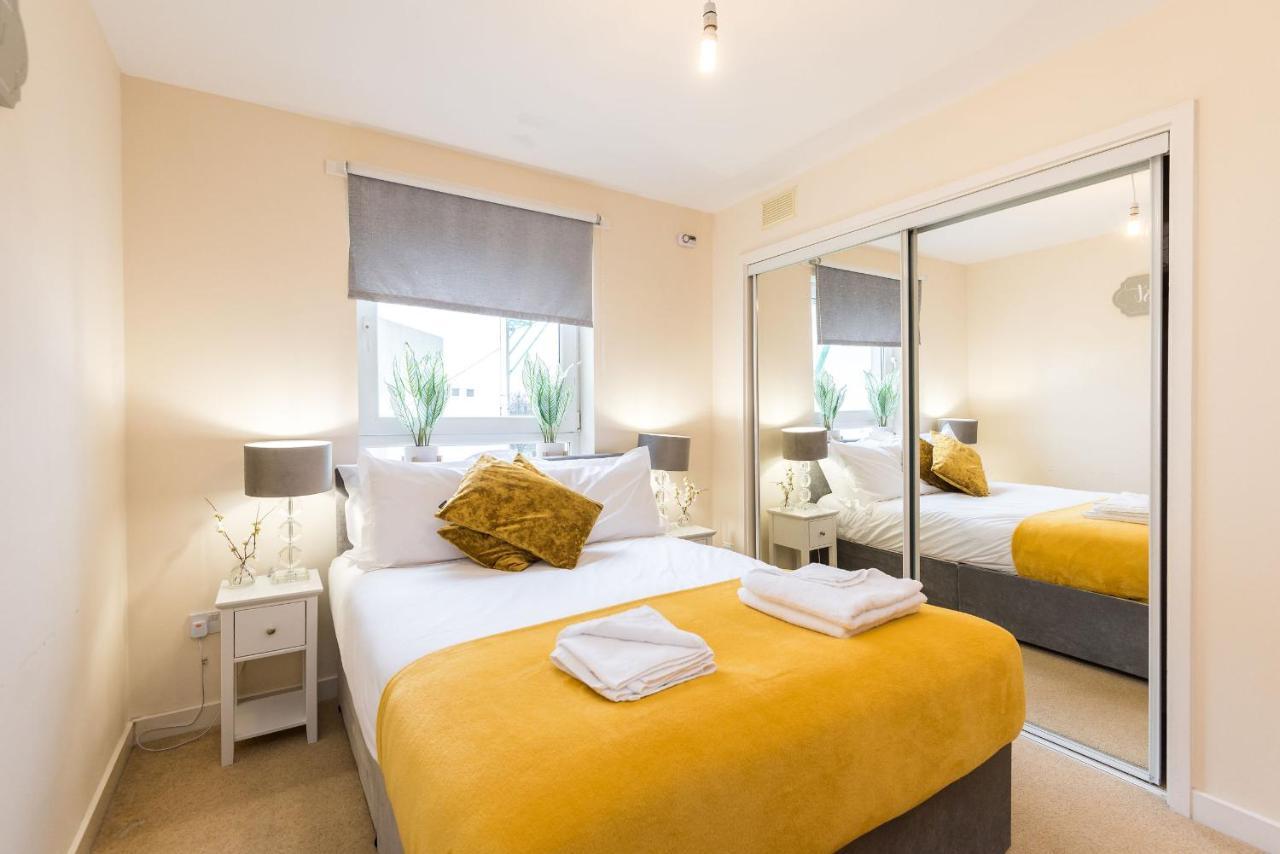 Elegant 2 Bedroom City Centre Apartment - Free Parking - Private Balcony 爱丁堡 外观 照片