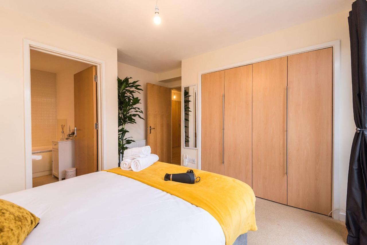 Elegant 2 Bedroom City Centre Apartment - Free Parking - Private Balcony 爱丁堡 外观 照片