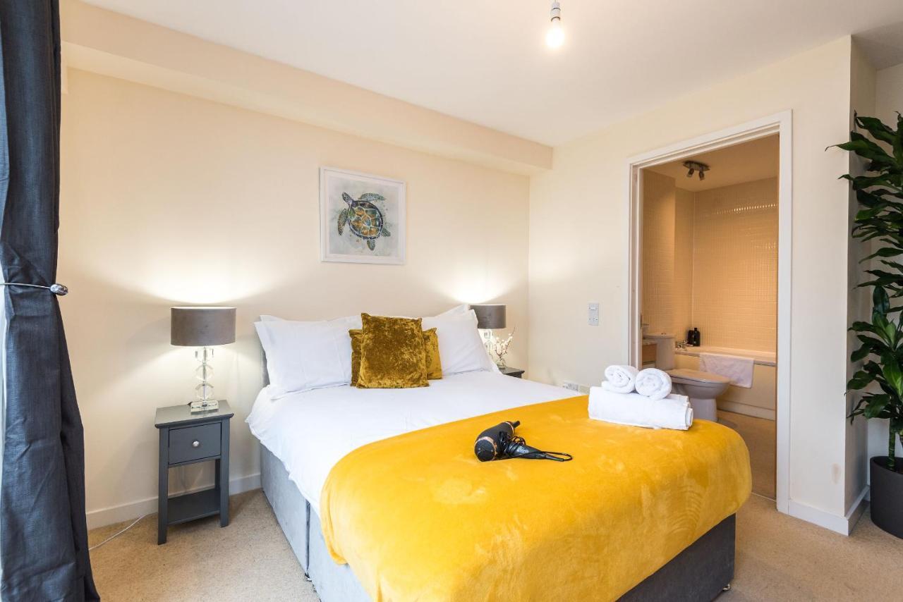 Elegant 2 Bedroom City Centre Apartment - Free Parking - Private Balcony 爱丁堡 外观 照片