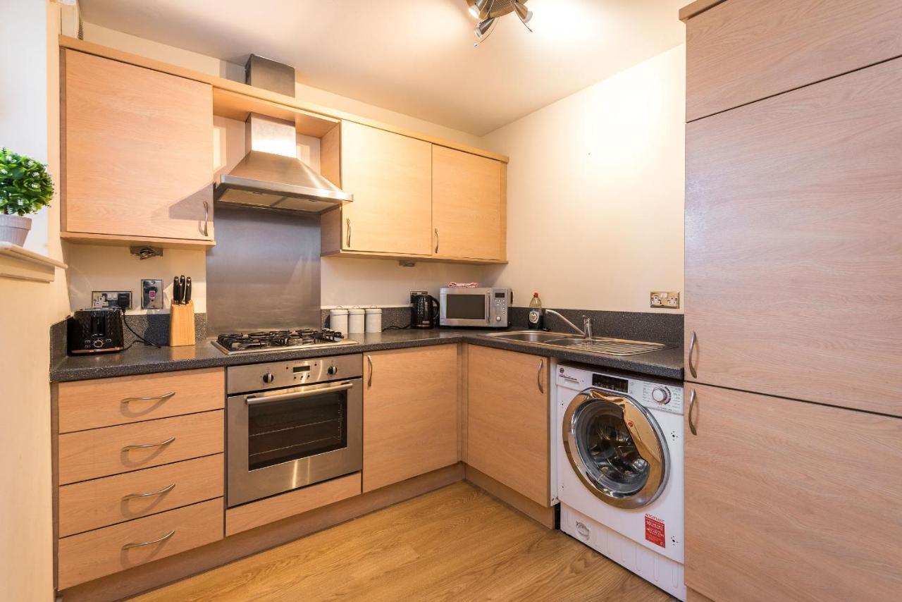 Elegant 2 Bedroom City Centre Apartment - Free Parking - Private Balcony 爱丁堡 外观 照片