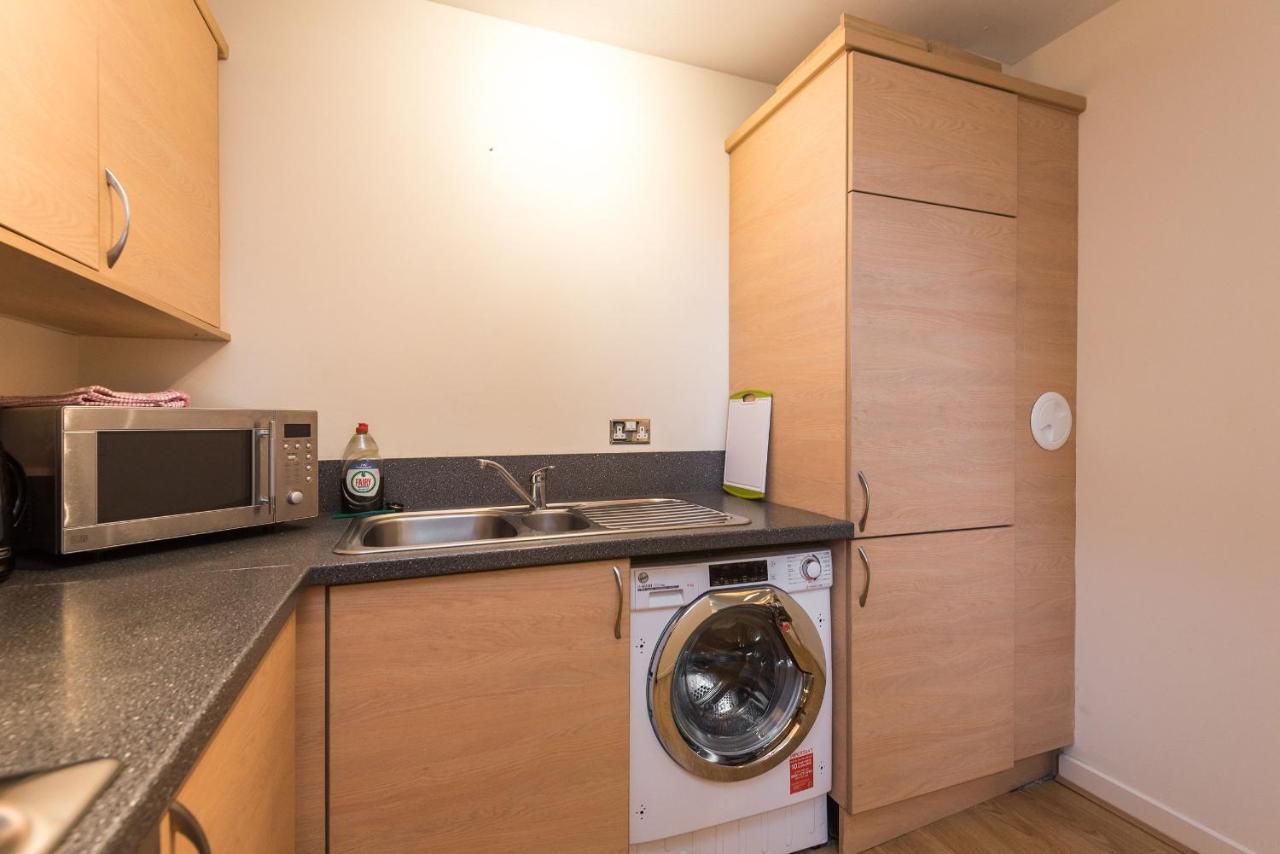 Elegant 2 Bedroom City Centre Apartment - Free Parking - Private Balcony 爱丁堡 外观 照片