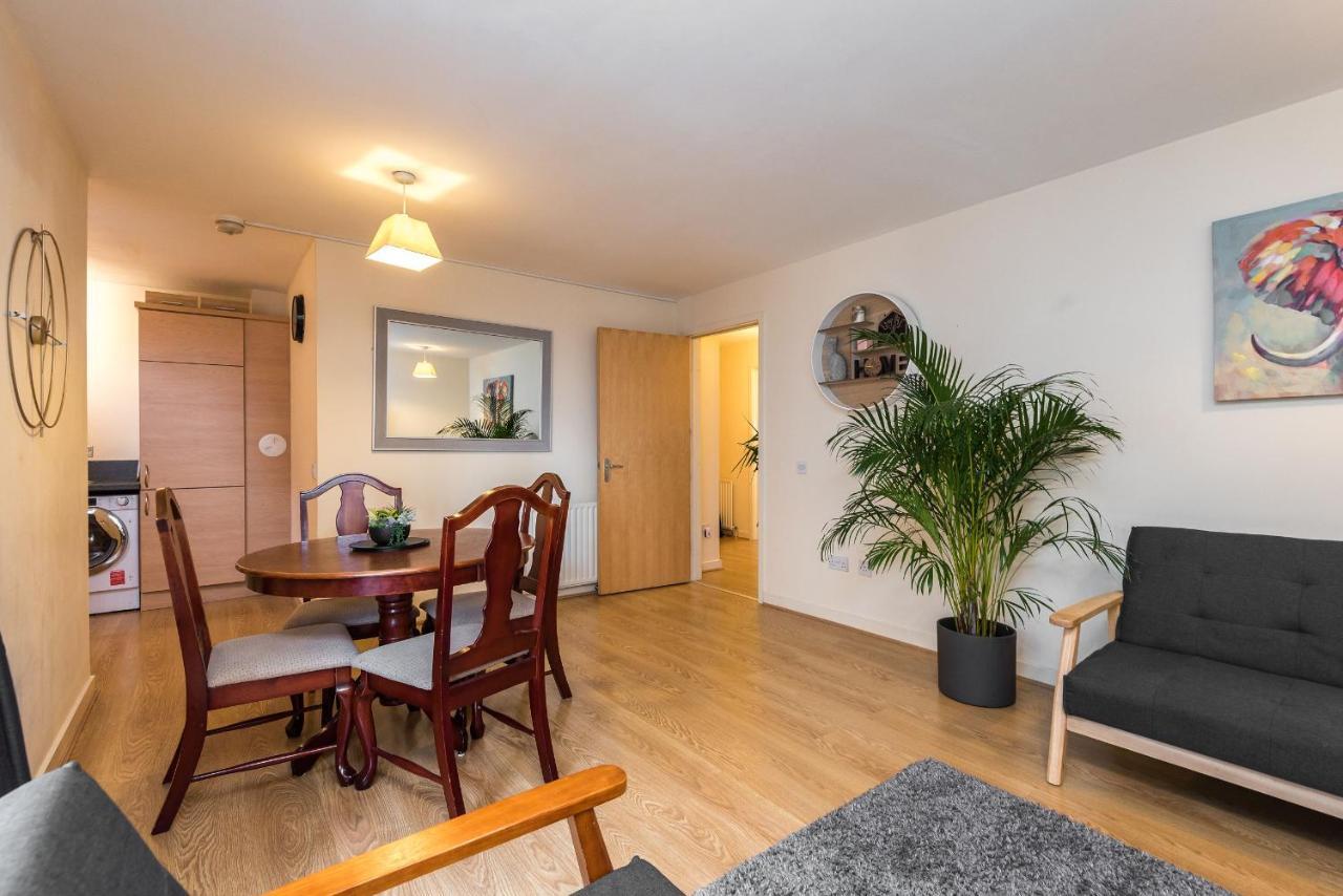 Elegant 2 Bedroom City Centre Apartment - Free Parking - Private Balcony 爱丁堡 外观 照片